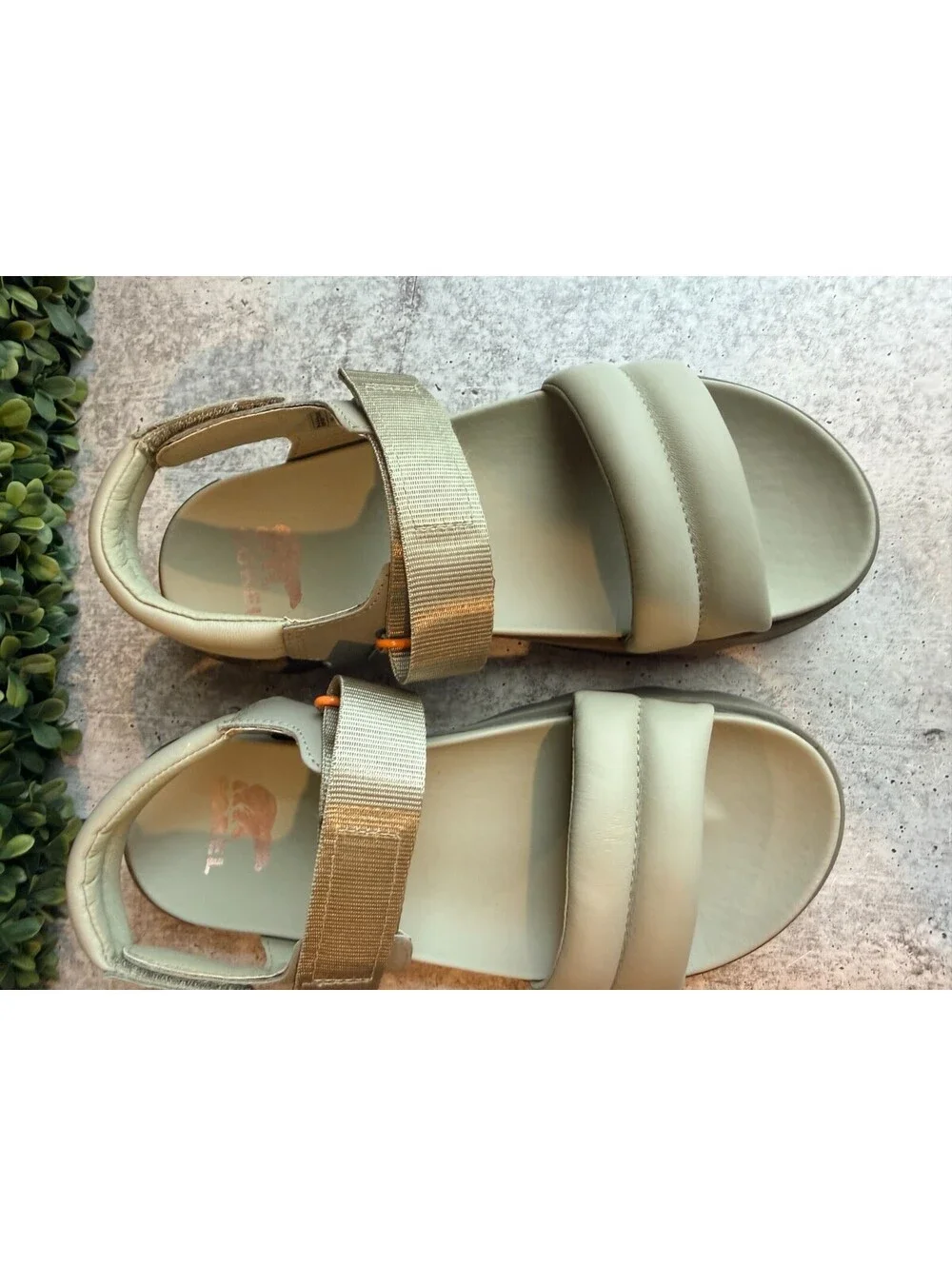 Sorel Women's VIIBE Leather Sandal - Safari Green, Size 8